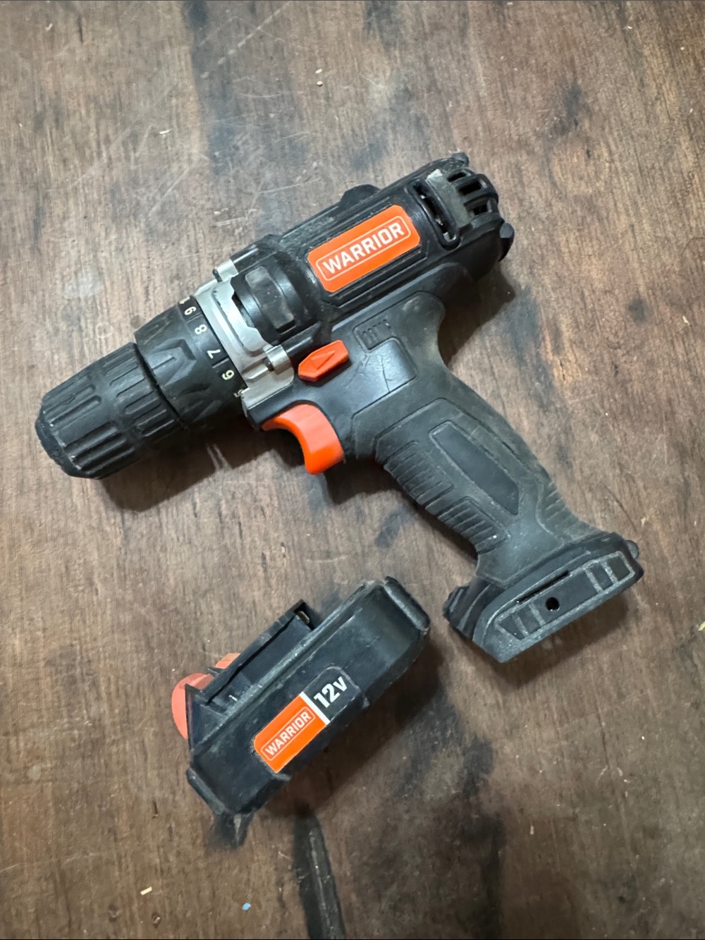 GUC WARRIOR 12V Cordless Drill Driver with battery. Needs charger.